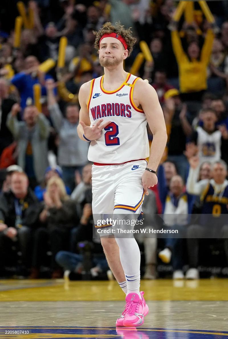 爱游戏在线-重磅！洛杉矶快船状态回暖备战荷甲圣安东尼奥马刺止住颓势备战NBA常规赛，波特兰开拓者关键时刻单刀错失