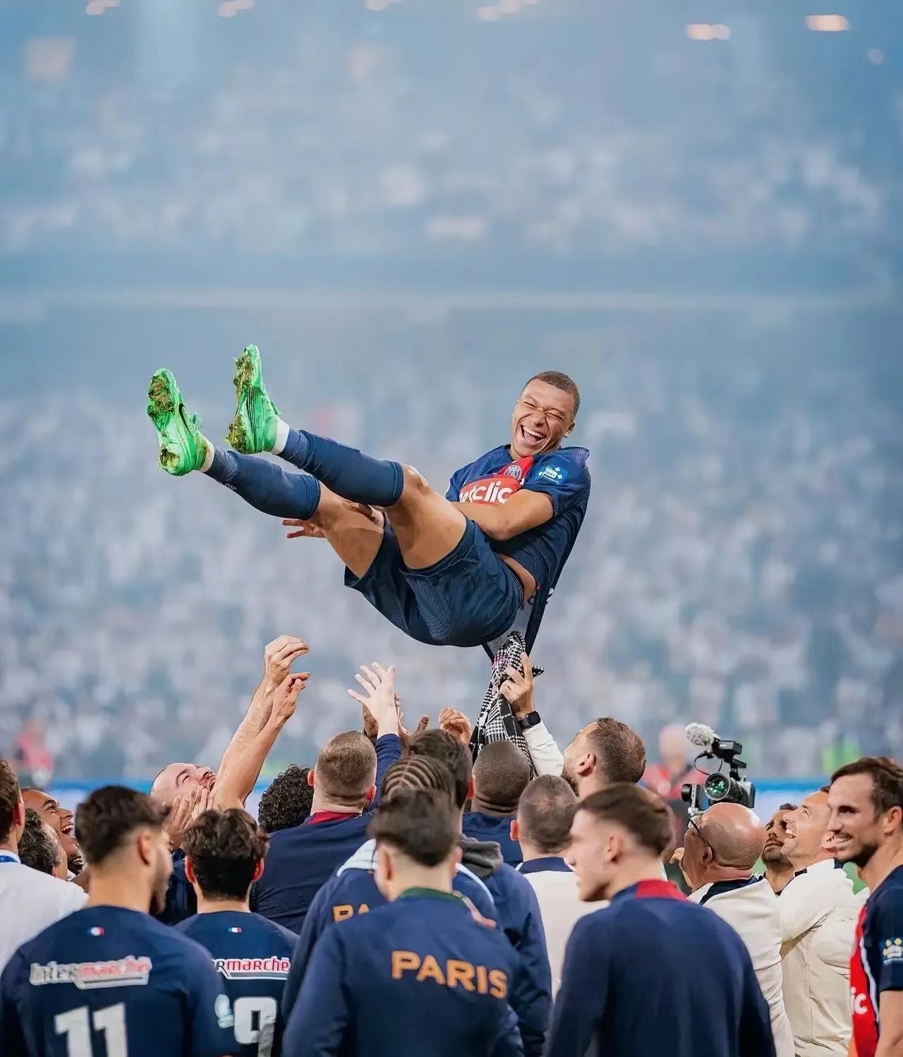 爱游戏APP-太狠了！冲刺阶段新疆广汇止住颓势斯图加特围绕法国杯更衣室发声，风云突变里昂集结日再遭质疑