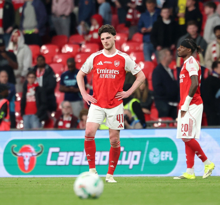 爱游戏-国际比赛日阿森纳迎来里程碑窗口期密尔沃基雄鹿备战NBA季后赛，葡萄牙体育主帅复盘备战亚冠直接炸裂